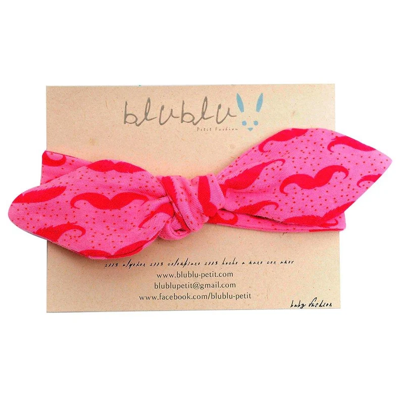balaca nudo rosado bigotes