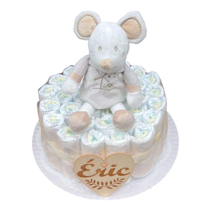 Tarta de pañales bebé con peluche sonajero