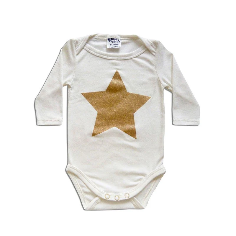 body manga larga cuello cruzado estampado estrella dorada beich talla 9 12