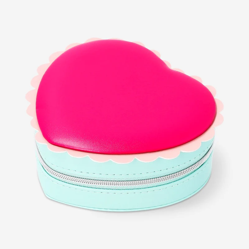 Heart jewellery box with scalloped edges